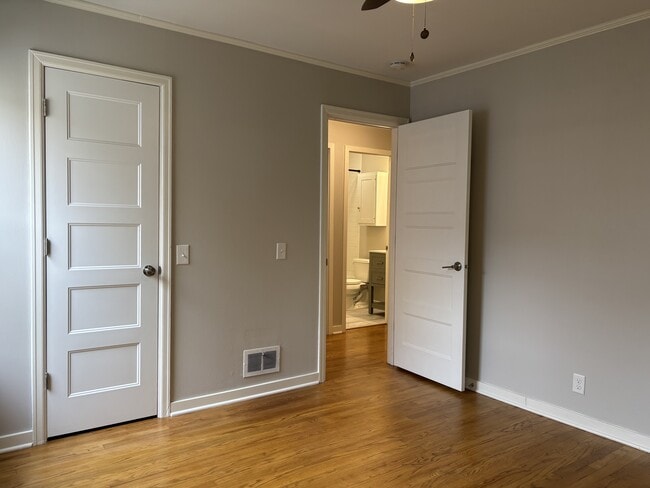 Building Photo - 157 Judd St