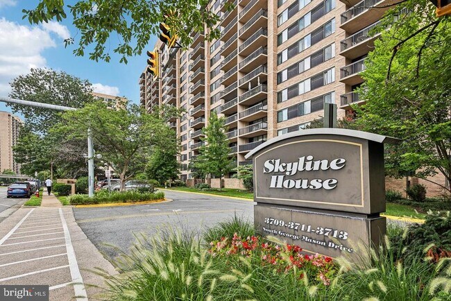 Building Photo - 3709 S George Mason Dr