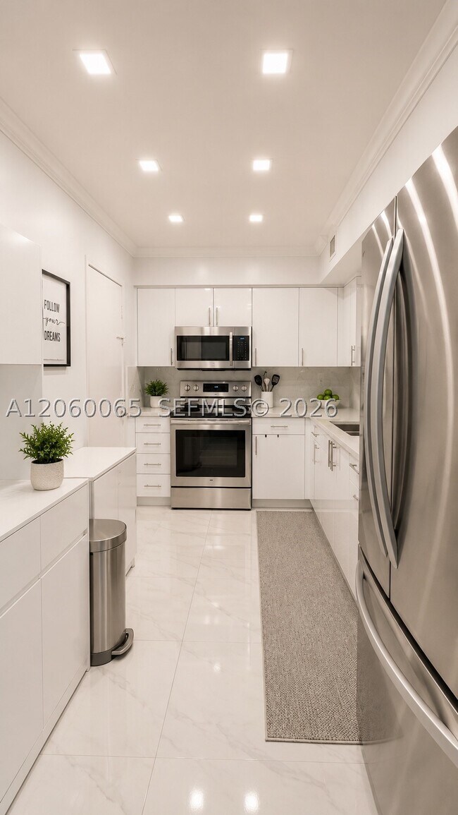 Building Photo - 2501 S Ocean Dr