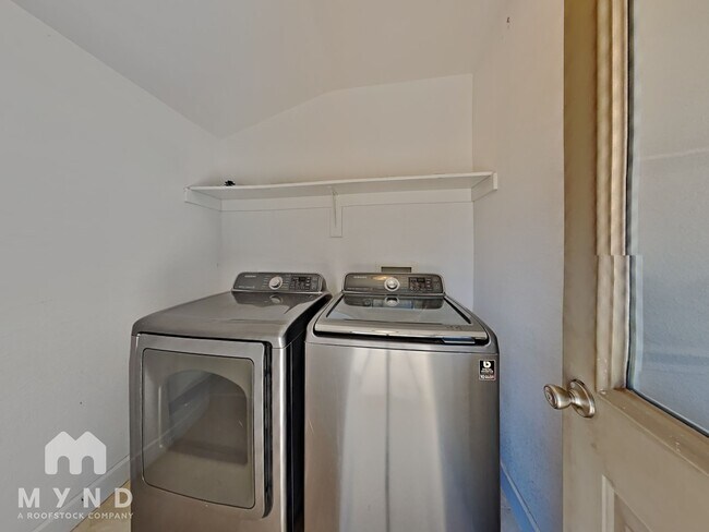 Building Photo - 3037 N 81st St