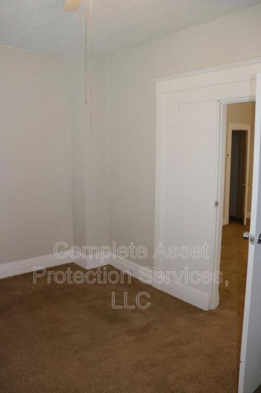 Building Photo - 808 W 11th St