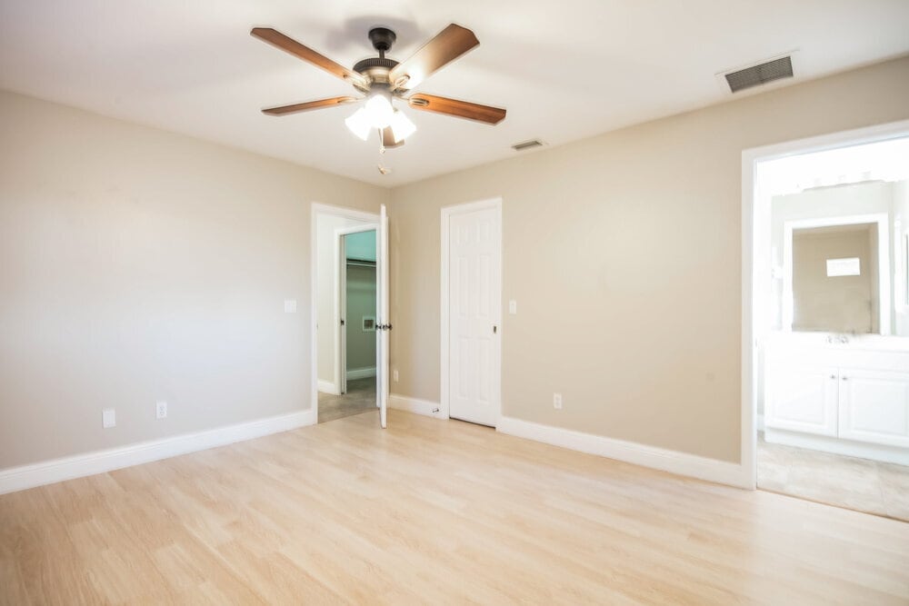 Building Photo - 1729 SW 23rd St