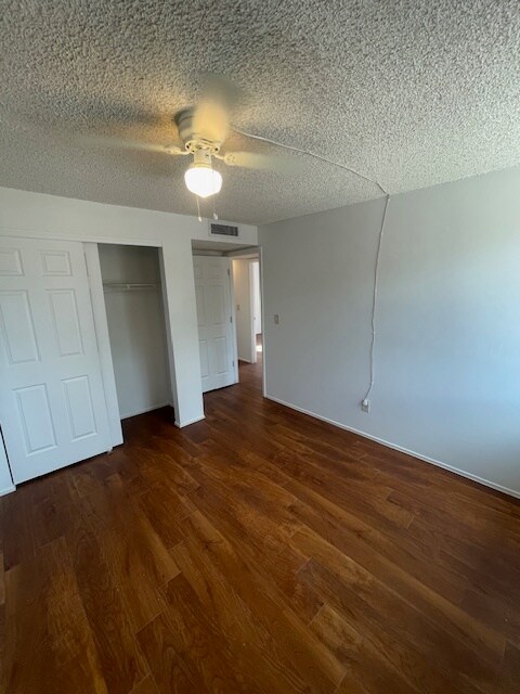 Building Photo - 8001 N El Tovar Pl