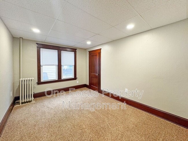 Building Photo - 2205 W Fourth Street APT#4