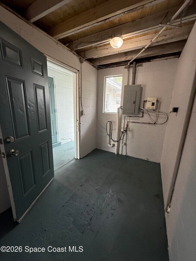Building Photo - 420 N Fiske Blvd