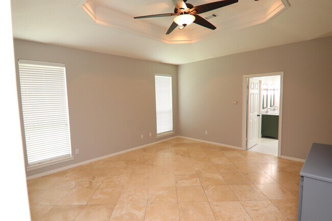 Building Photo - 7950 Riviera Ct