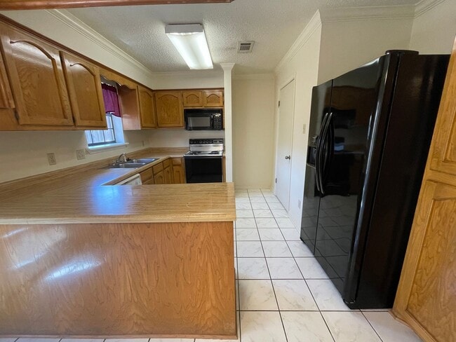 Building Photo - Convince is the key! Make the call today!