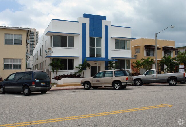 Building Photo - 7345 Byron Ave