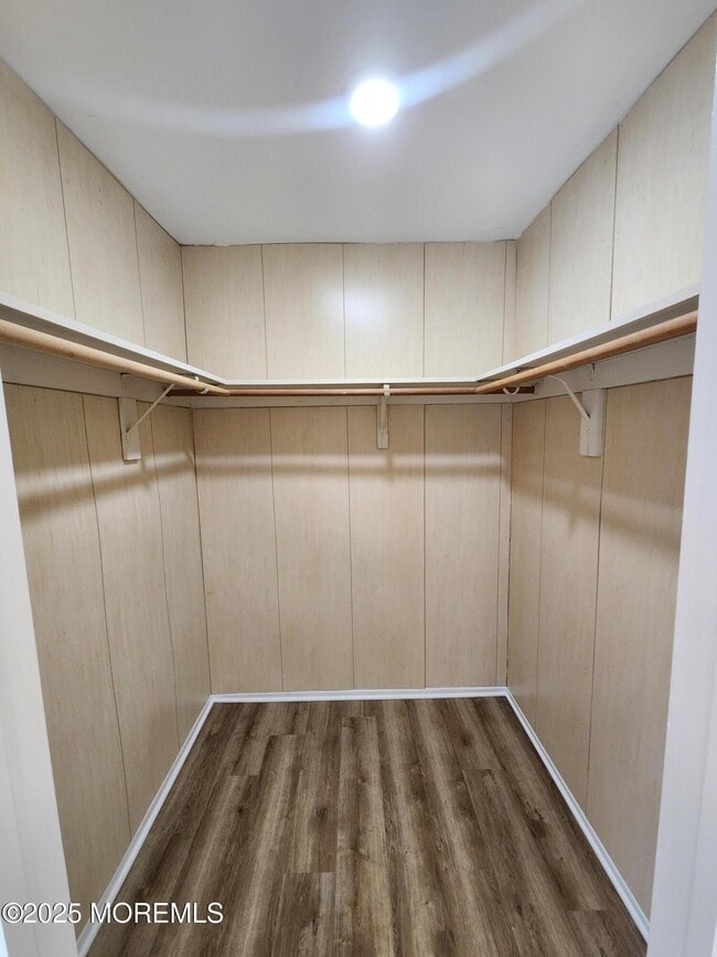 Building Photo - 129 Amberly Dr