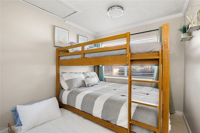 Building Photo - 3830 SE 12th Ave