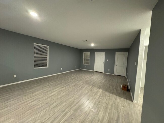 Building Photo - 7010 Solar Rdg