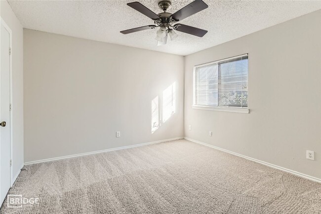 Building Photo - 303 Trailridge Dr