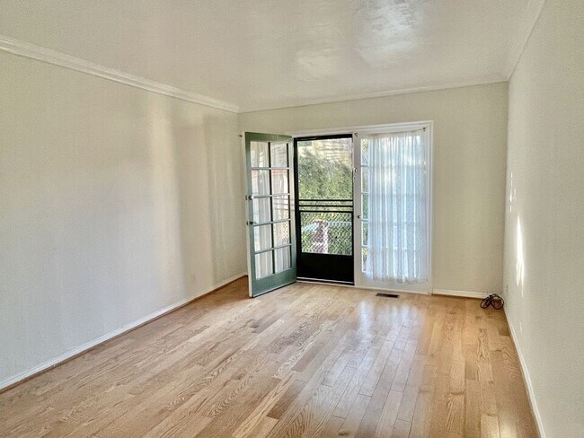 Building Photo - 10551 Troon Ave