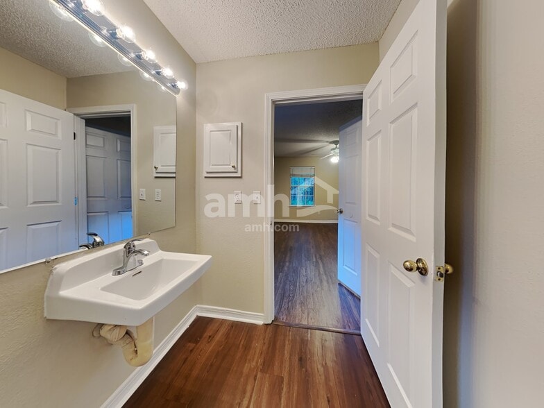 Building Photo - 6265 Ironside Dr N