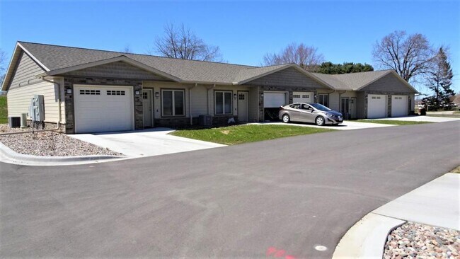 Building Photo - 706 McHugh Rd