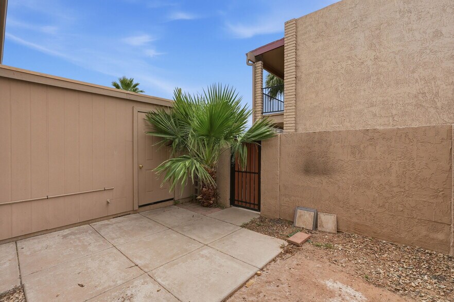 Building Photo - 31 W Pasadena Ave