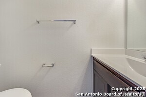 Building Photo - 1331 Hawk Ct