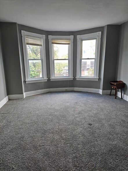 Master Bedroom - 4730 Pimlico Rd