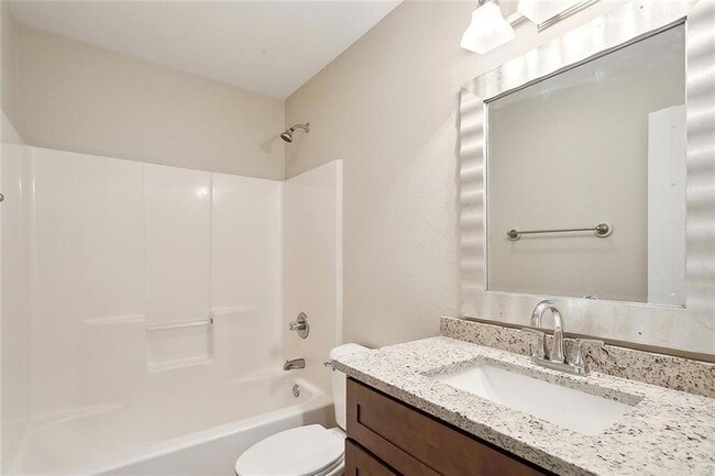 Building Photo - 530 Northshore Ln