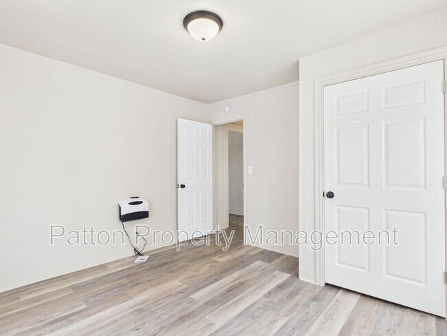 Building Photo - 1111 SW 13th Ave