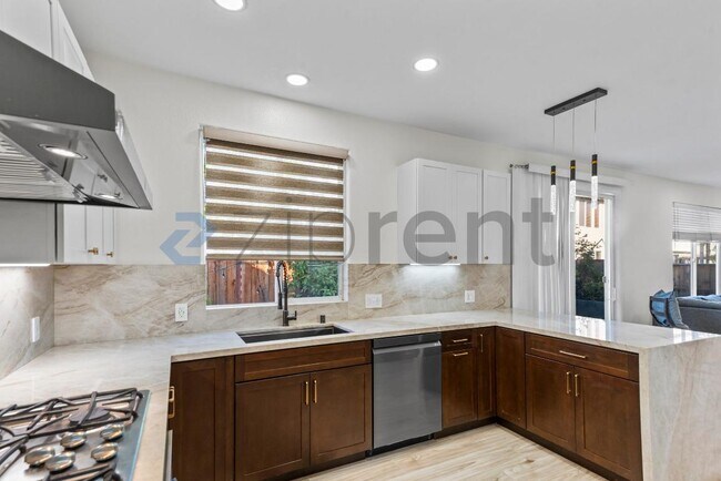 Building Photo - 2960 Stallion Way