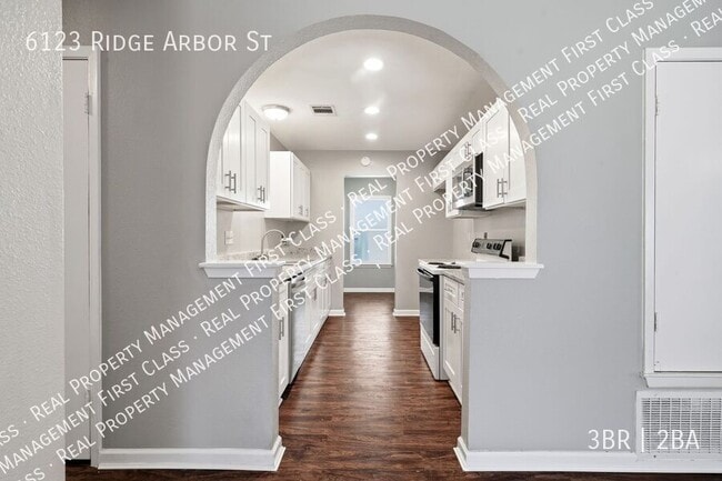 Building Photo - 6123 Ridge Arbor St