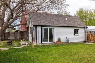 Building Photo - Beautiful Loft + Bath ADU in Three Forks