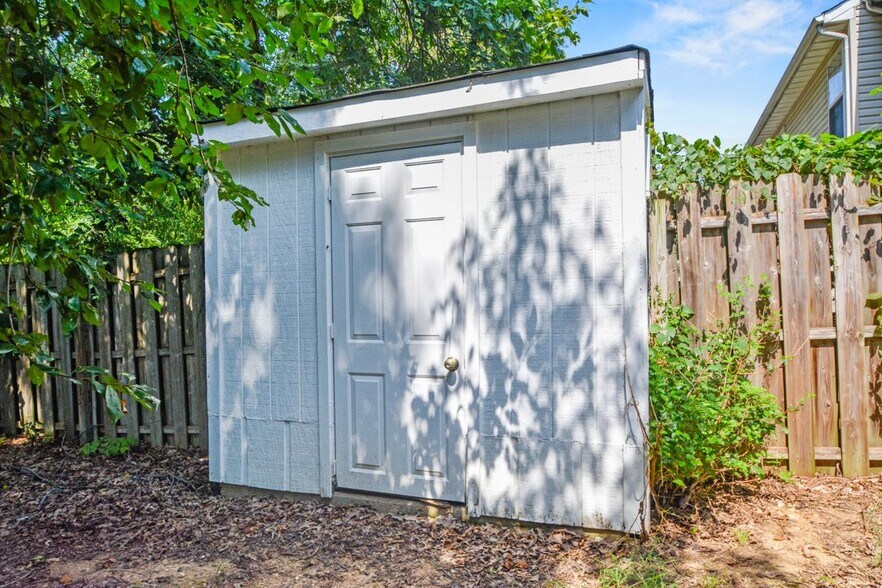 Building Photo - 9922 Matti Hill Ct