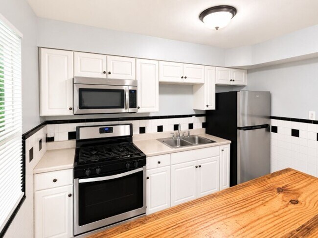 Building Photo - 3518 Hazelwood Ave