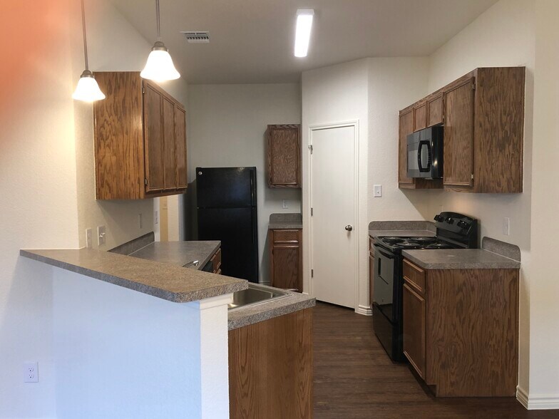 Building Photo - 5708 Lariat Ct