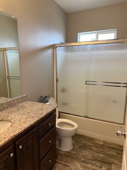 Building Photo - 819 Dianne Dr