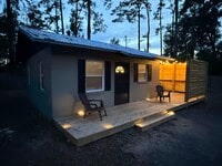 Building Photo - 742 Parklawn Ct