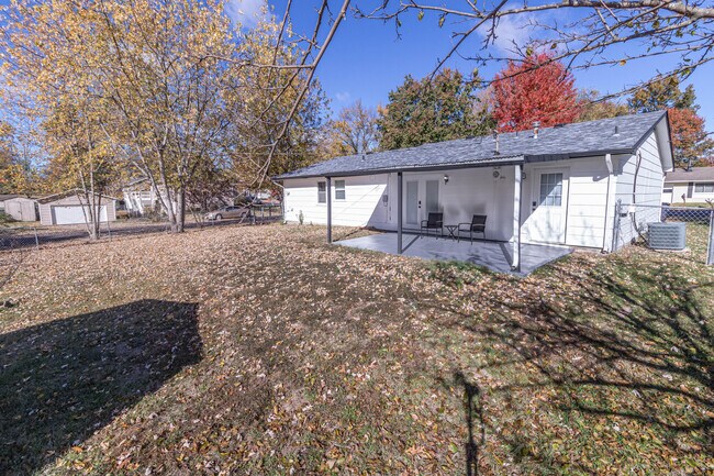 Building Photo - 210 W El Cortez Dr