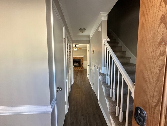 Building Photo - 2-bedroom, 2.5-bath Georgetown Colony Townhouse