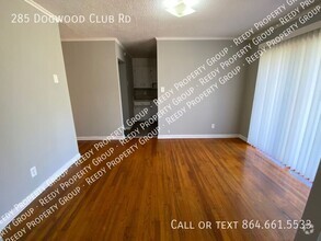 Building Photo - Large 2 bed / 1 bath remodeled duplex off ...