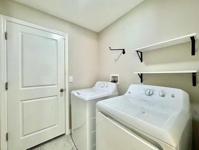 Building Photo - 1806 Colding Dr