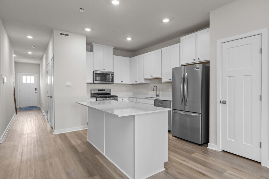 Building Photo - 216 Hanover Ln