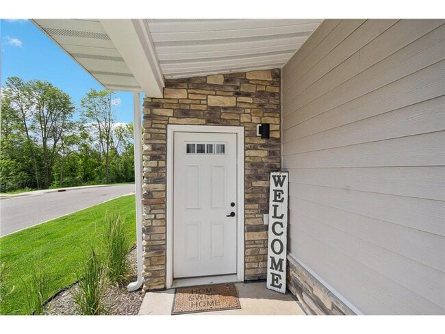 Building Photo - 4750 Ironwood Cir