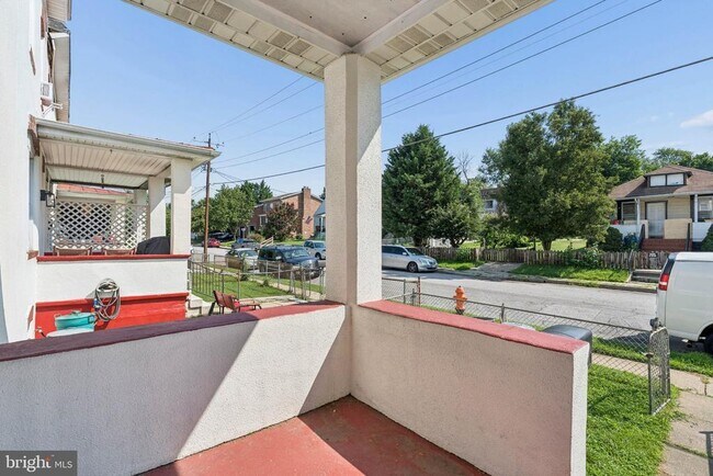 Building Photo - 540 46th St