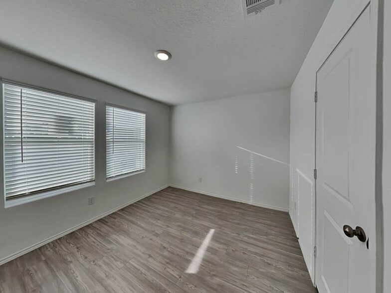 Building Photo - 14331 Estuary Pl