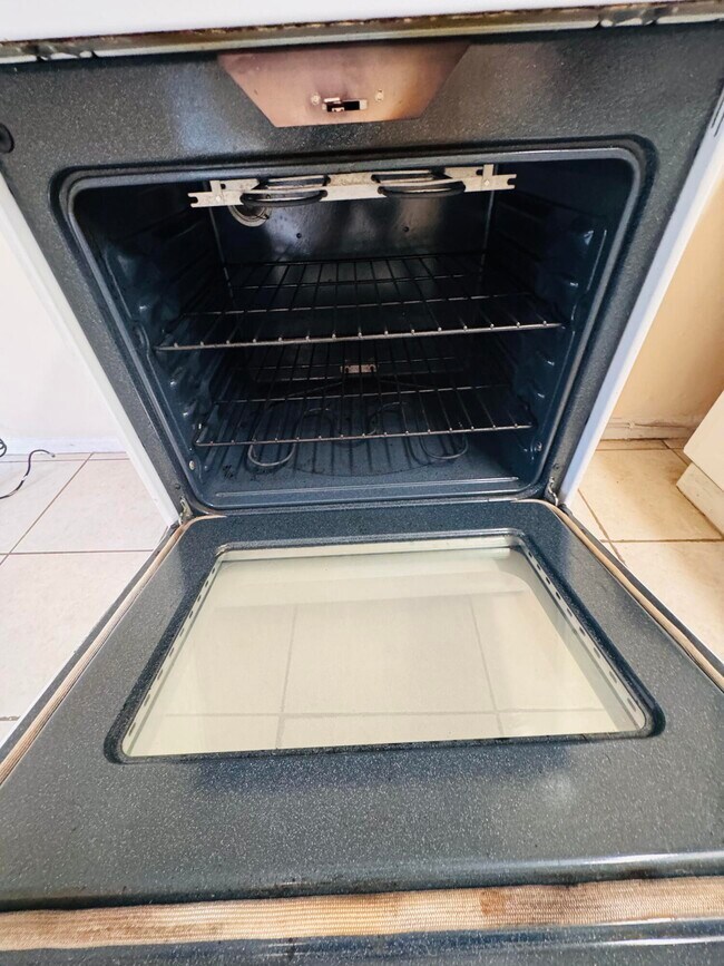 Building Photo - 830 Valley Forge Rd