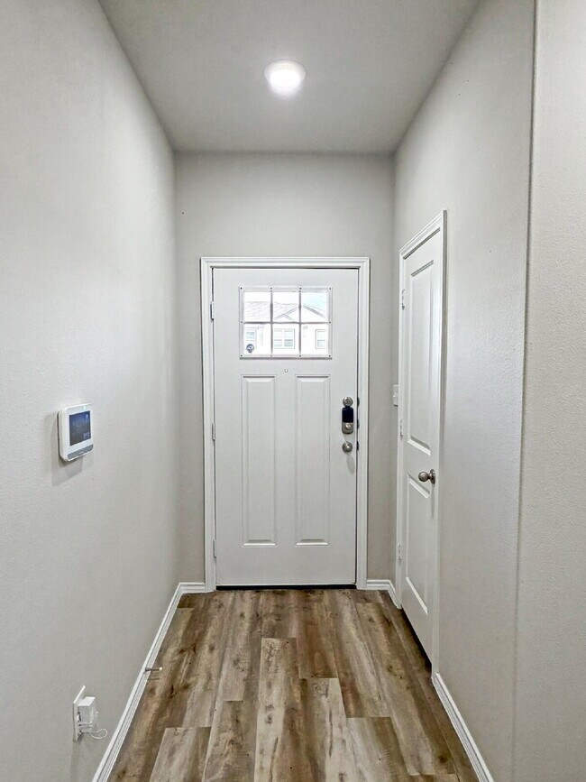 Building Photo - 127 Damon Dv