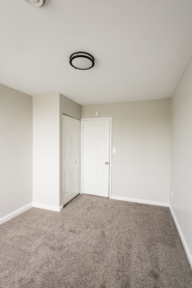 Building Photo - 1400 Seward Ave