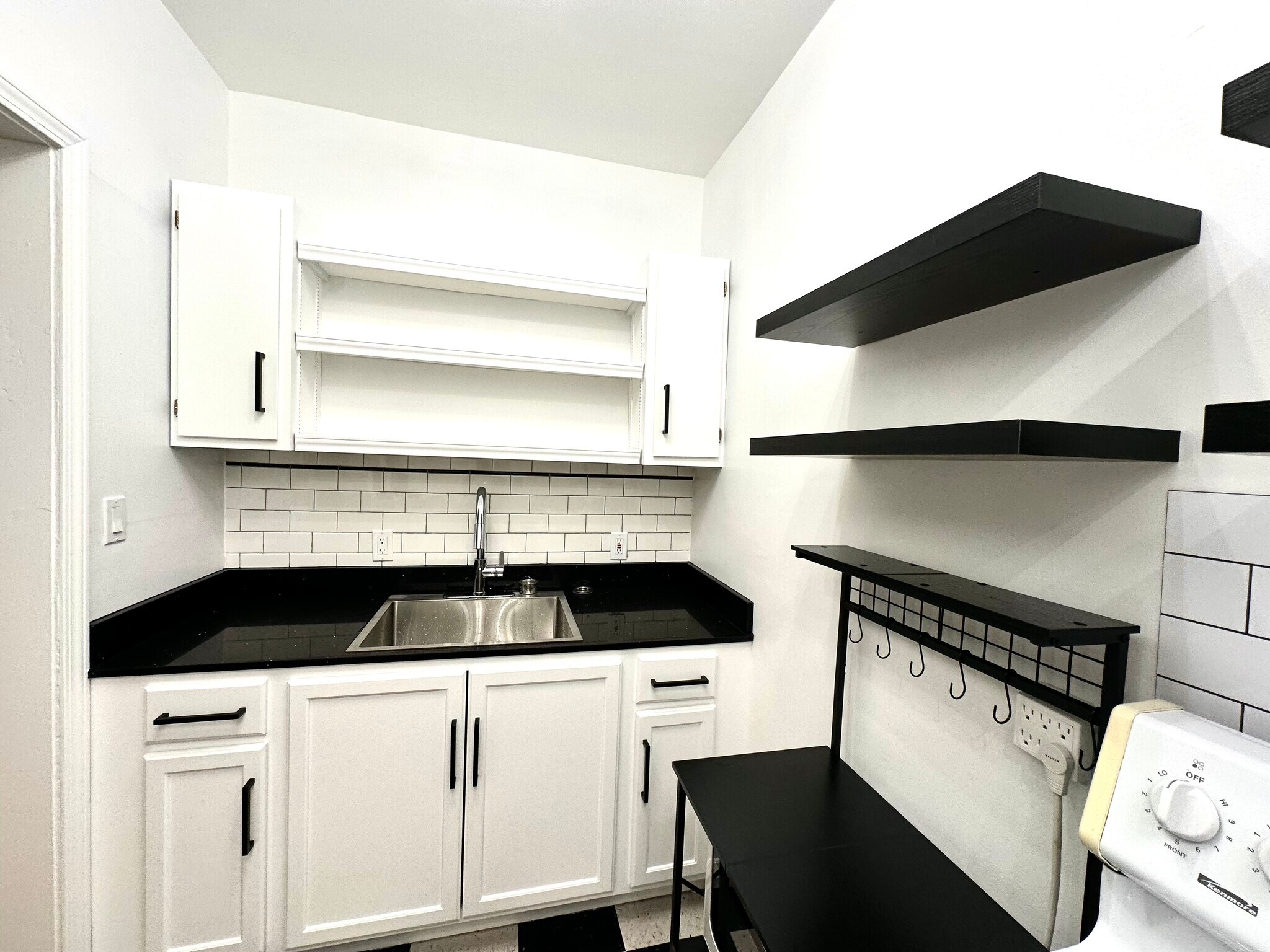 Building Photo - 1108 S Detroit Ave Michael