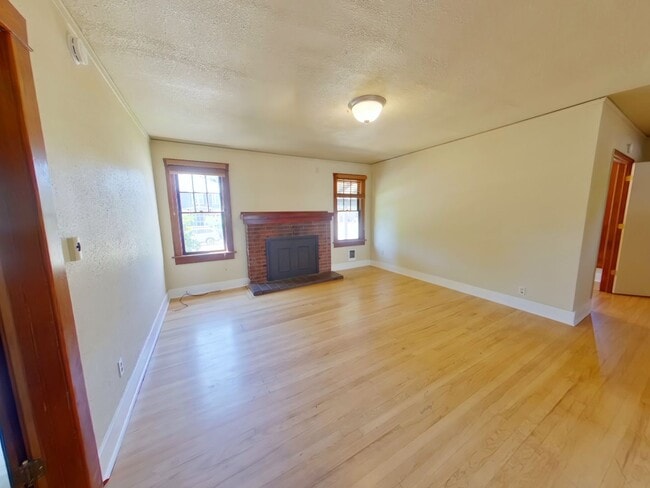 Building Photo - 243 NW 10th St