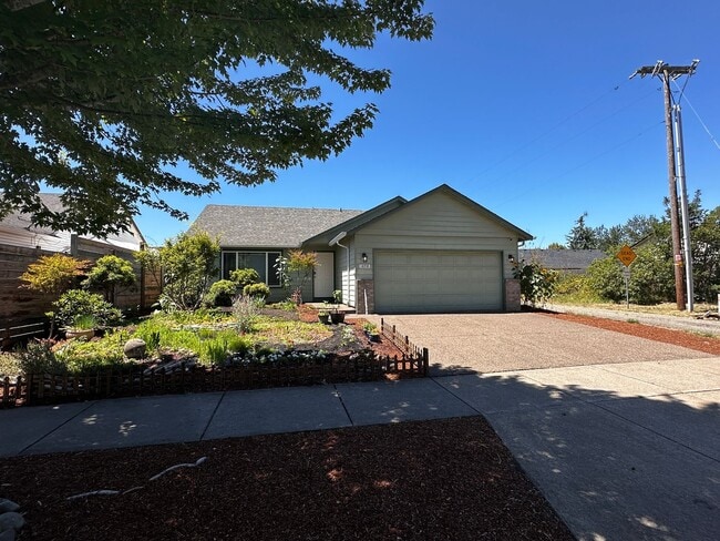 Primary Photo - 3 Bedroom 2 Bath Single Family House