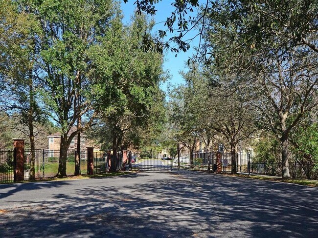 Building Photo - 2120 Rookery Ln