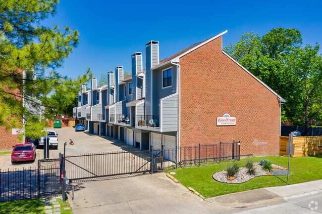 Primary Photo - Columbia Oaks