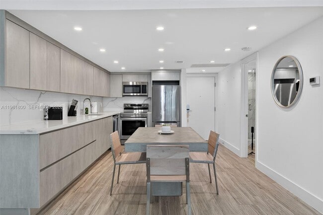 Building Photo - 2301 Collins Ave