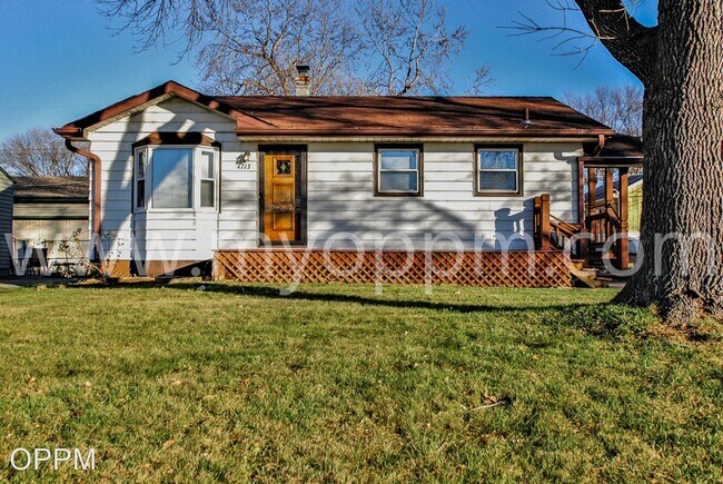 Primary Photo - 2 br, 2 bath House - 4713 S. 53rd St